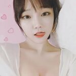 슬기 딥 페이크 🌈 너무 더워서 땀 흘리는 홍진영.GIF